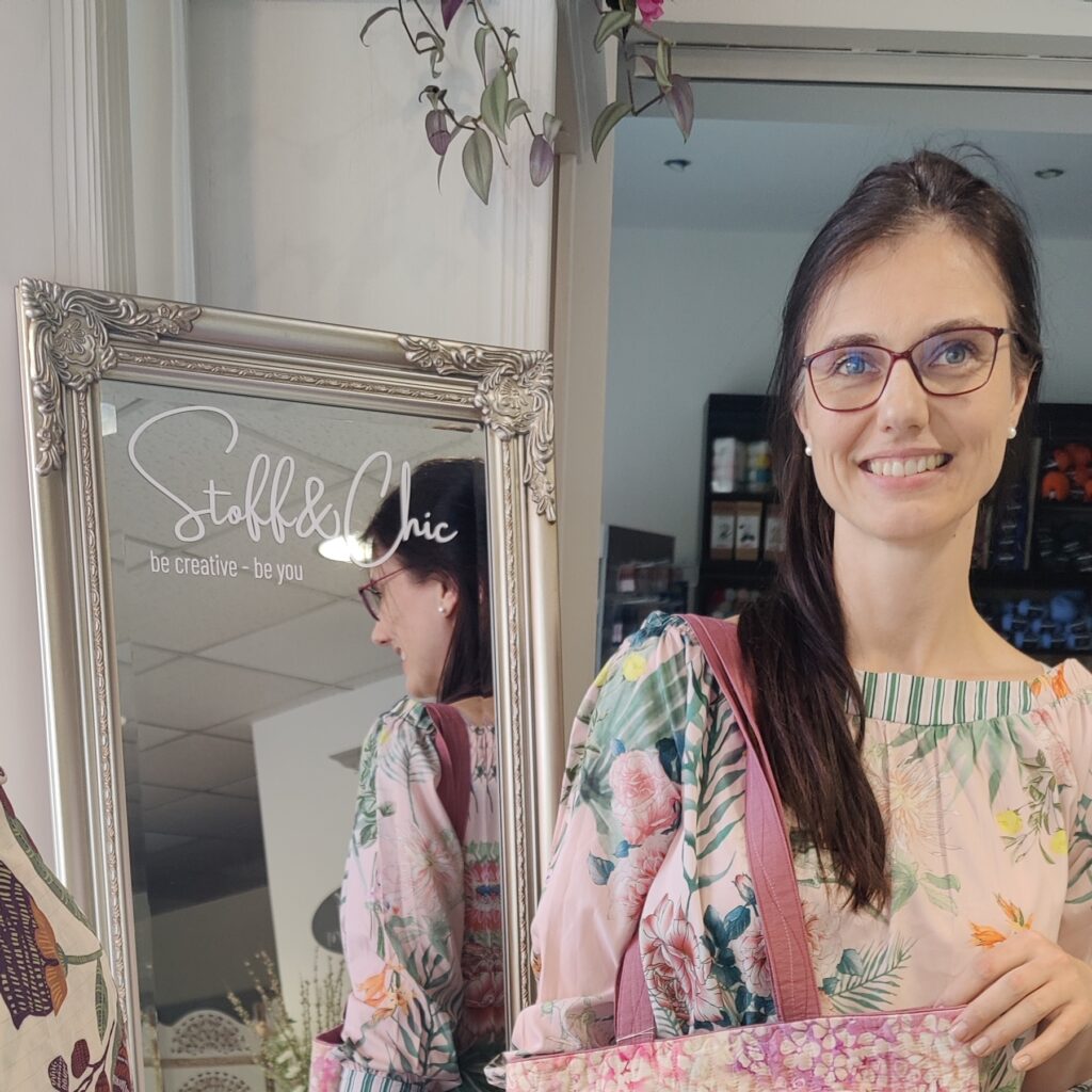 Stoffe, Wolle, Zubehör, Nähmaschinen kaufen in Klagenfurt bei Stoff&Chic