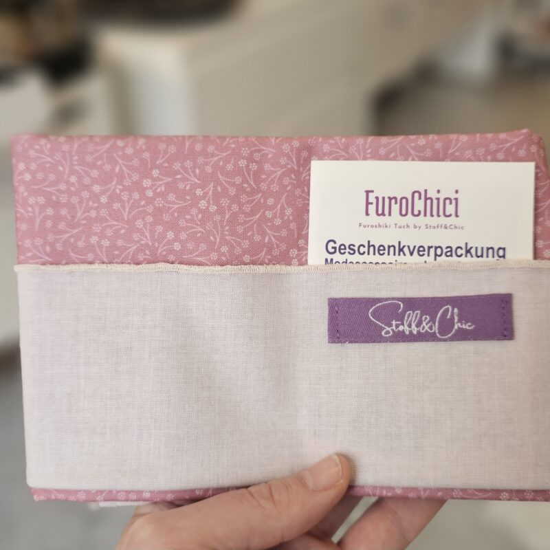 Bloom - Furoshiki-Tücher mit floralem Muster bei Stoff&Chic in Klagenfurt