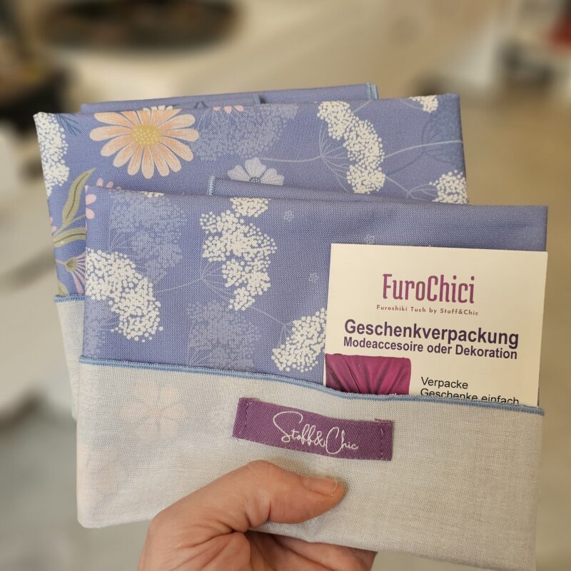 Bloom - Furoshiki-Tücher mit floralem Muster bei Stoff&Chic in Klagenfurt