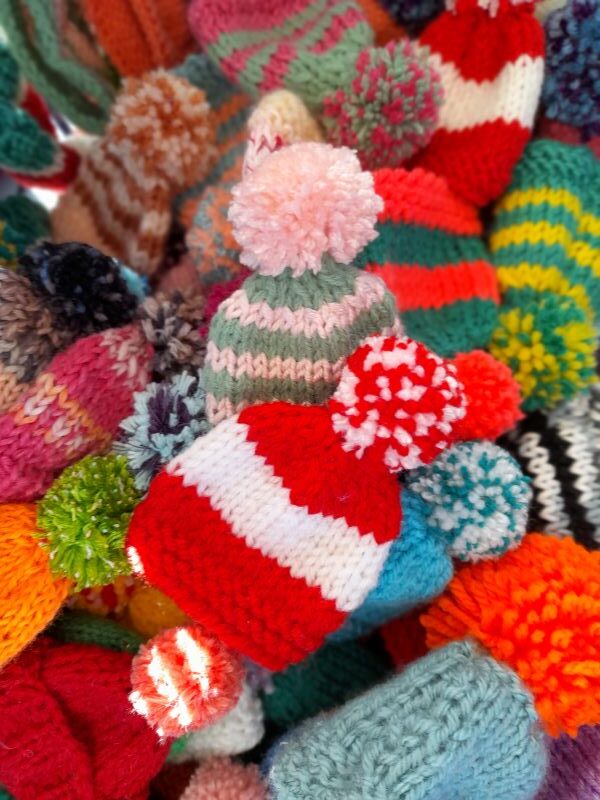 Das Große Mützchen Stricken bei Stoff&Chic in KLagenfurt. Eine Kooperation mit der Caritas Kärnten